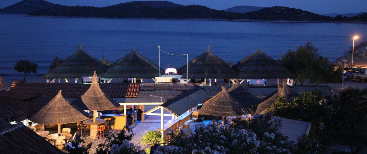 The Movie Resort Aparthotel Tribalj Eksteriør billede